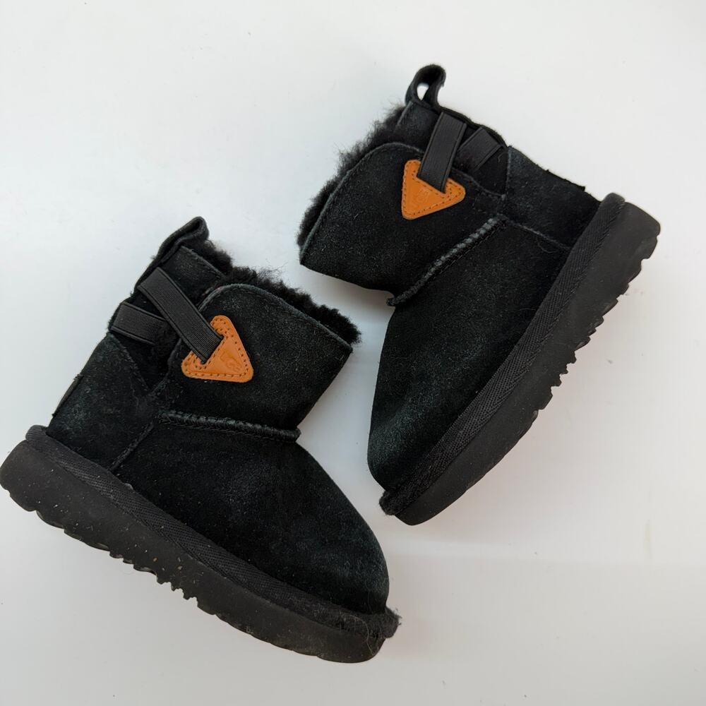 UGG Kids Black Mini Bailey Flex Boot Toddler Girls 6